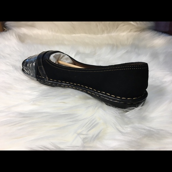 Born Trefoil Black Suede Loafer - NIB - Picture 5 of 7